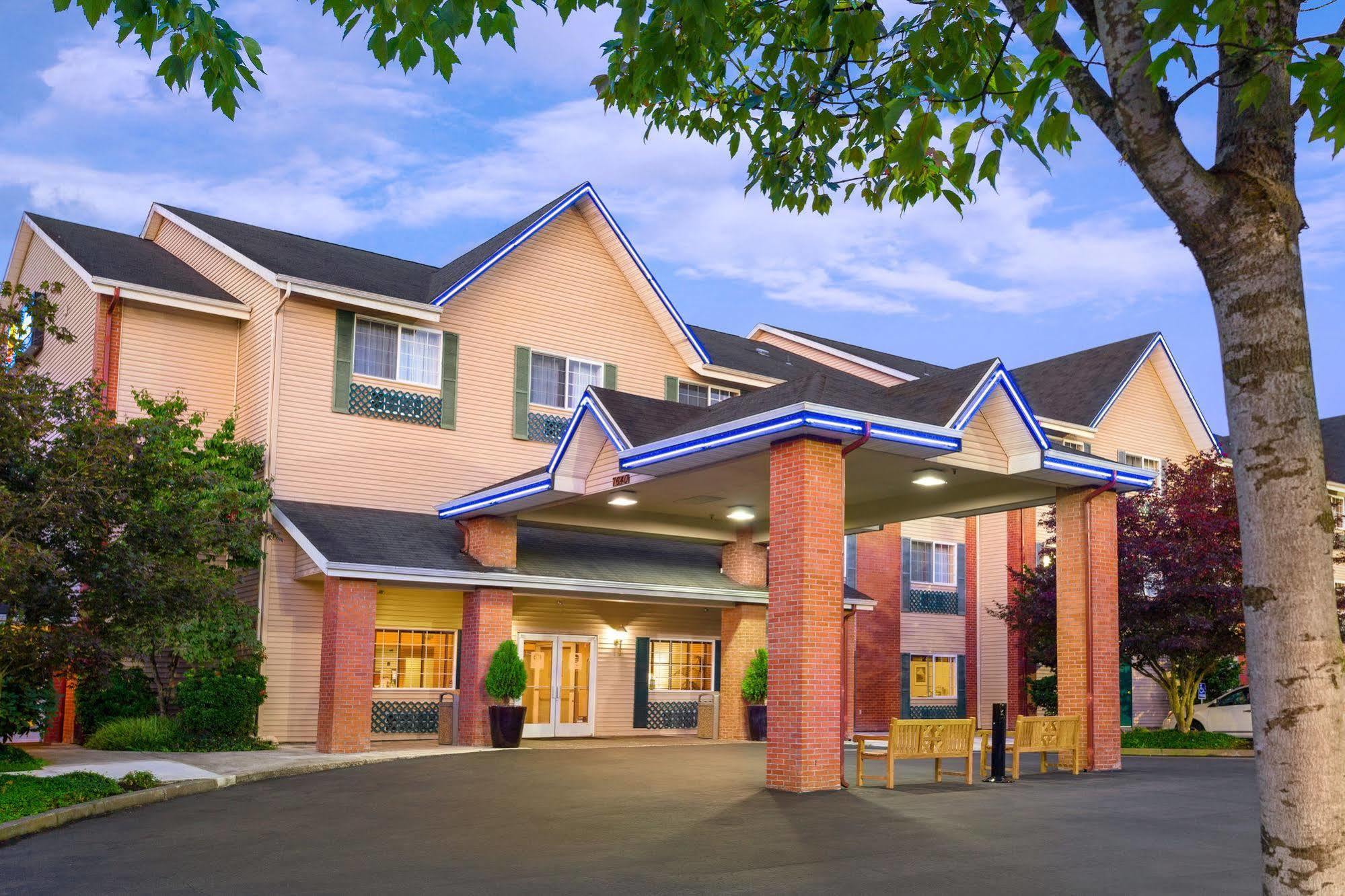 Comfort Inn & Suites Tualatin - Lake Oswego South Eksteriør billede
